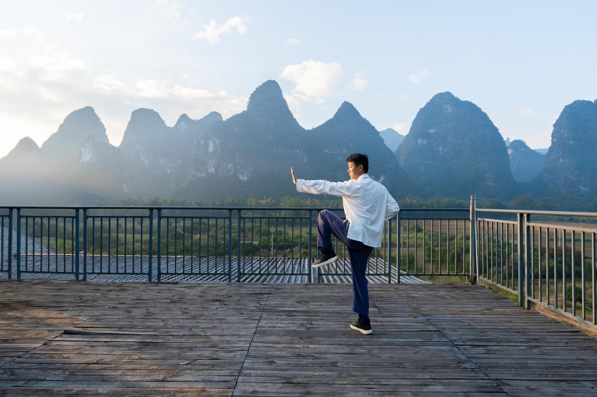 Leisure Courtyard Hotel Yangshuo-Free Shuttle Bus To Yangshuo Station Stay 2 Nights One Way Экстерьер фото
