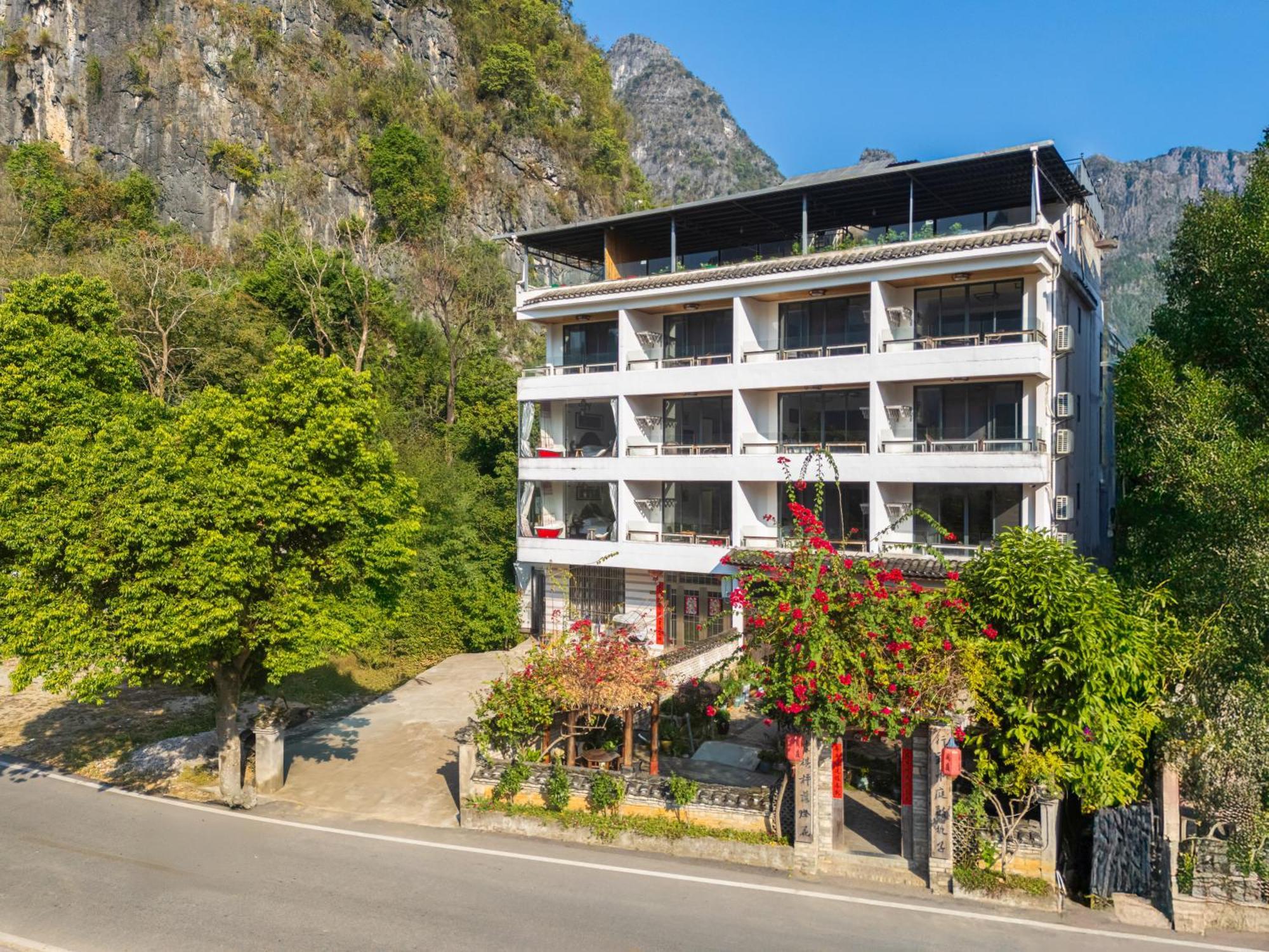 Leisure Courtyard Hotel Yangshuo-Free Shuttle Bus To Yangshuo Station Stay 2 Nights One Way Экстерьер фото
