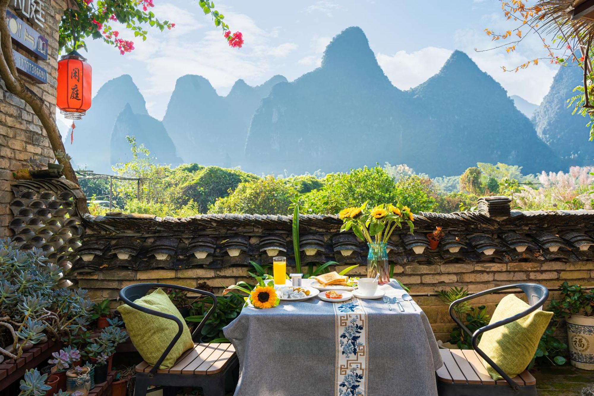 Leisure Courtyard Hotel Yangshuo-Free Shuttle Bus To Yangshuo Station Stay 2 Nights One Way Экстерьер фото