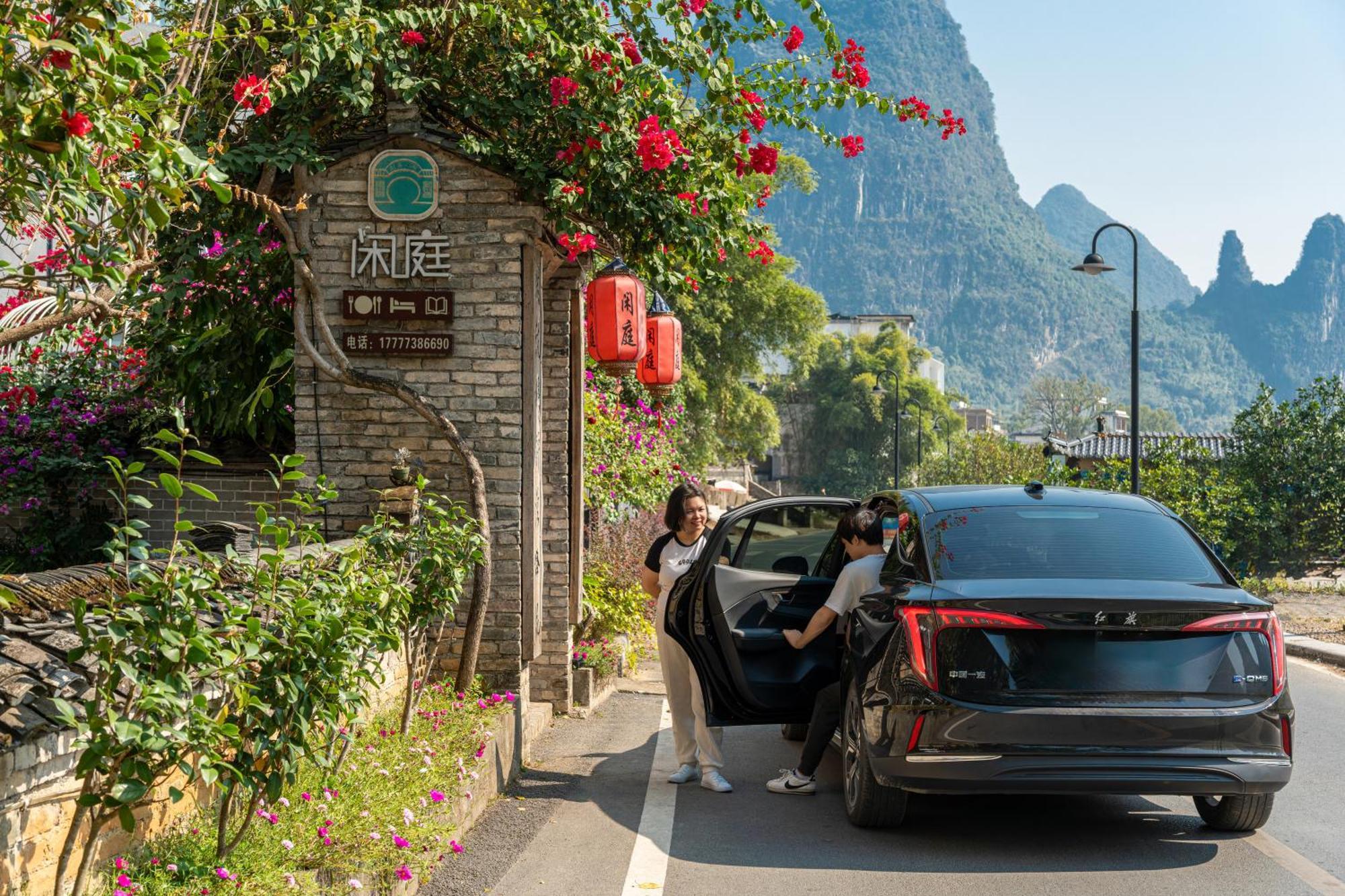 Leisure Courtyard Hotel Yangshuo-Free Shuttle Bus To Yangshuo Station Stay 2 Nights One Way Экстерьер фото