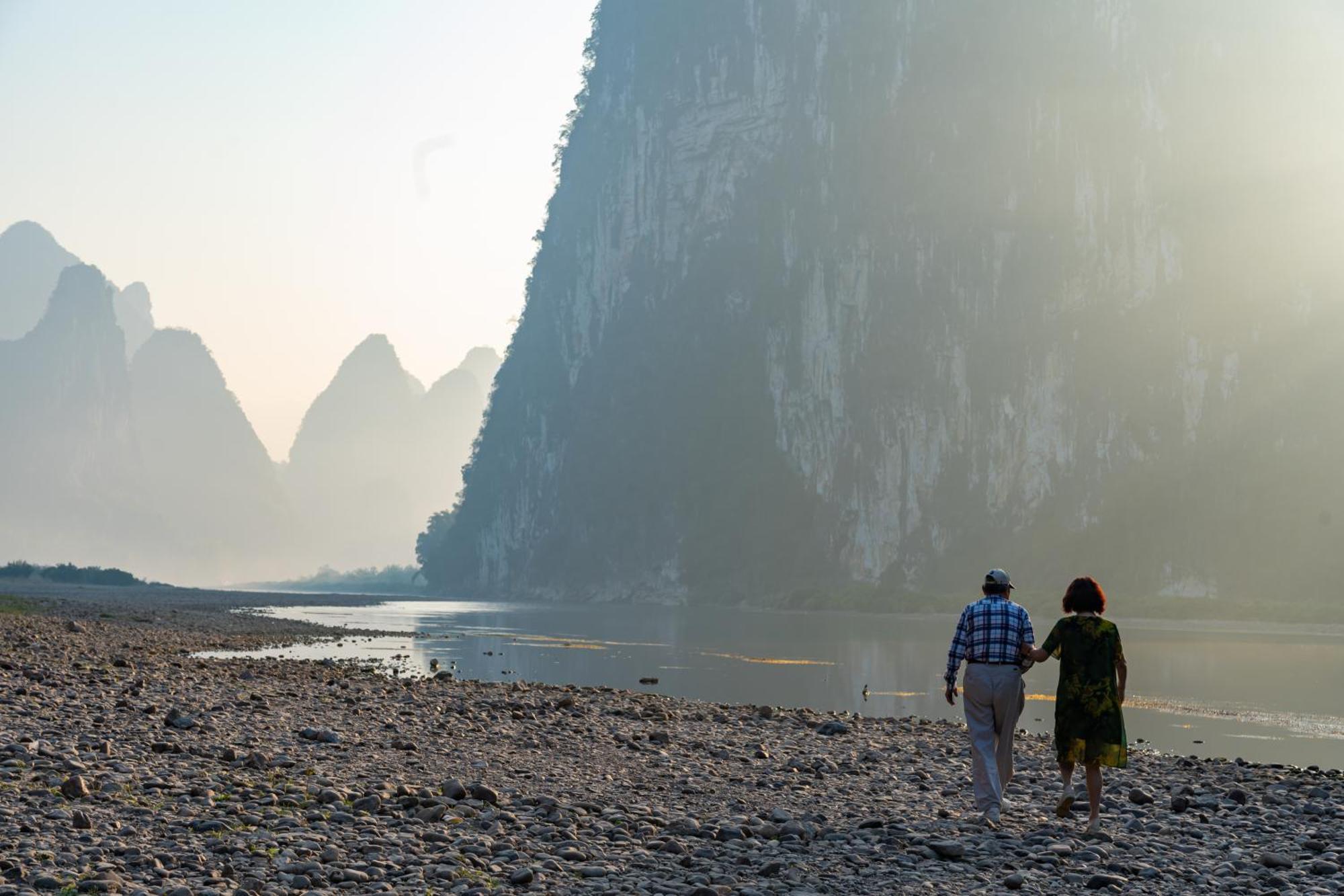 Leisure Courtyard Hotel Yangshuo-Free Shuttle Bus To Yangshuo Station Stay 2 Nights One Way Экстерьер фото