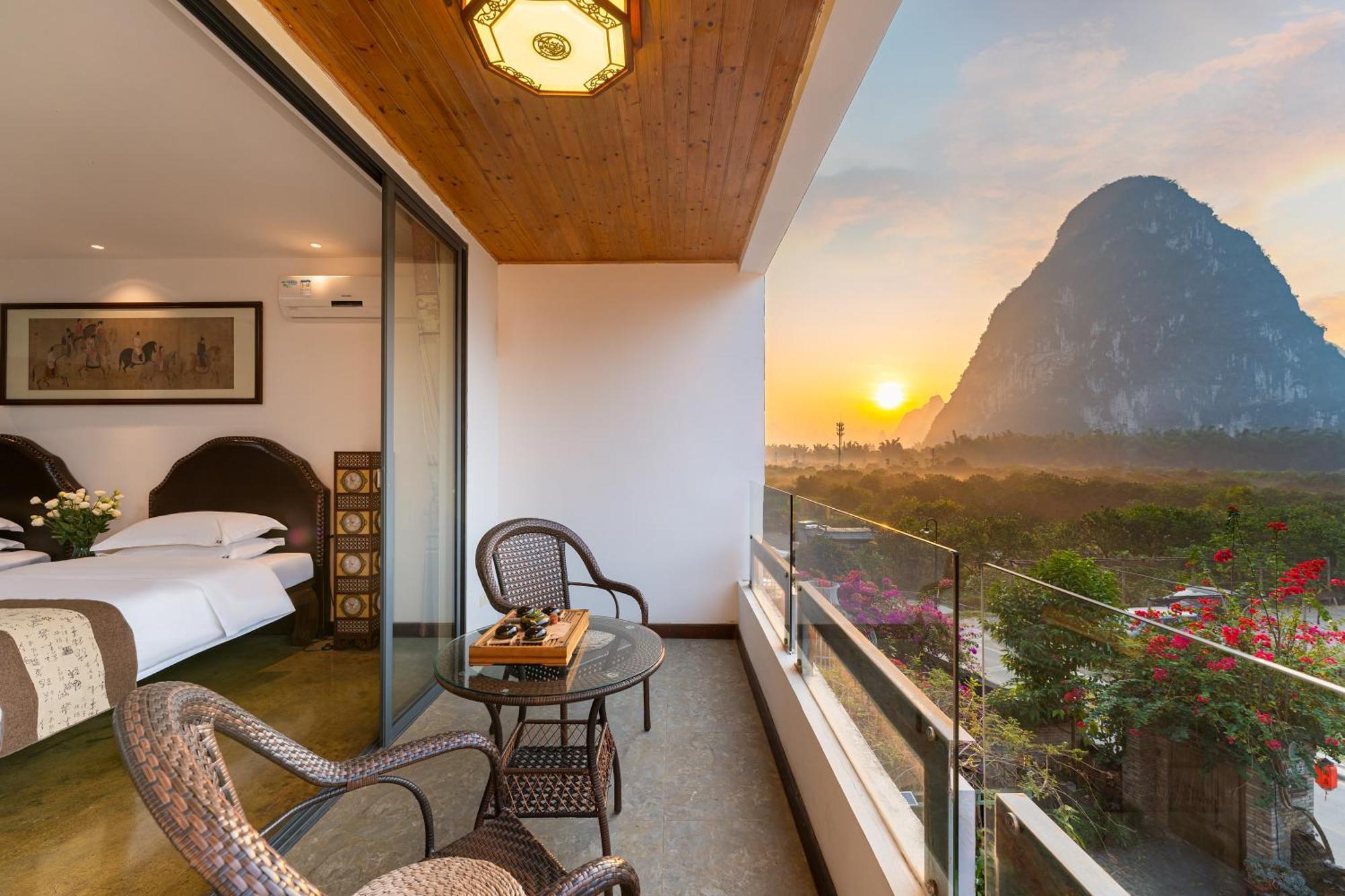 Leisure Courtyard Hotel Yangshuo-Free Shuttle Bus To Yangshuo Station Stay 2 Nights One Way Экстерьер фото