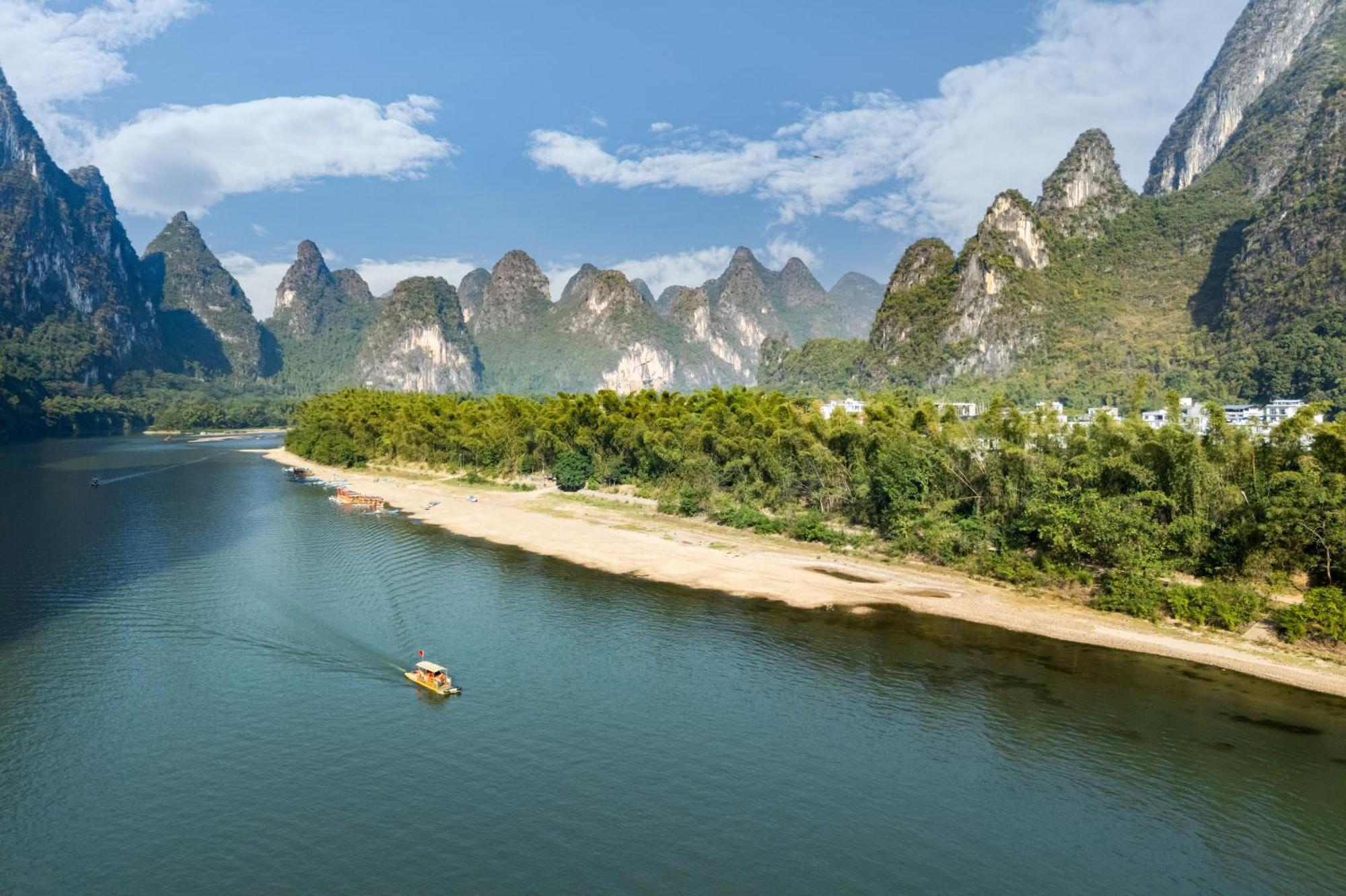 Leisure Courtyard Hotel Yangshuo-Free Shuttle Bus To Yangshuo Station Stay 2 Nights One Way Экстерьер фото