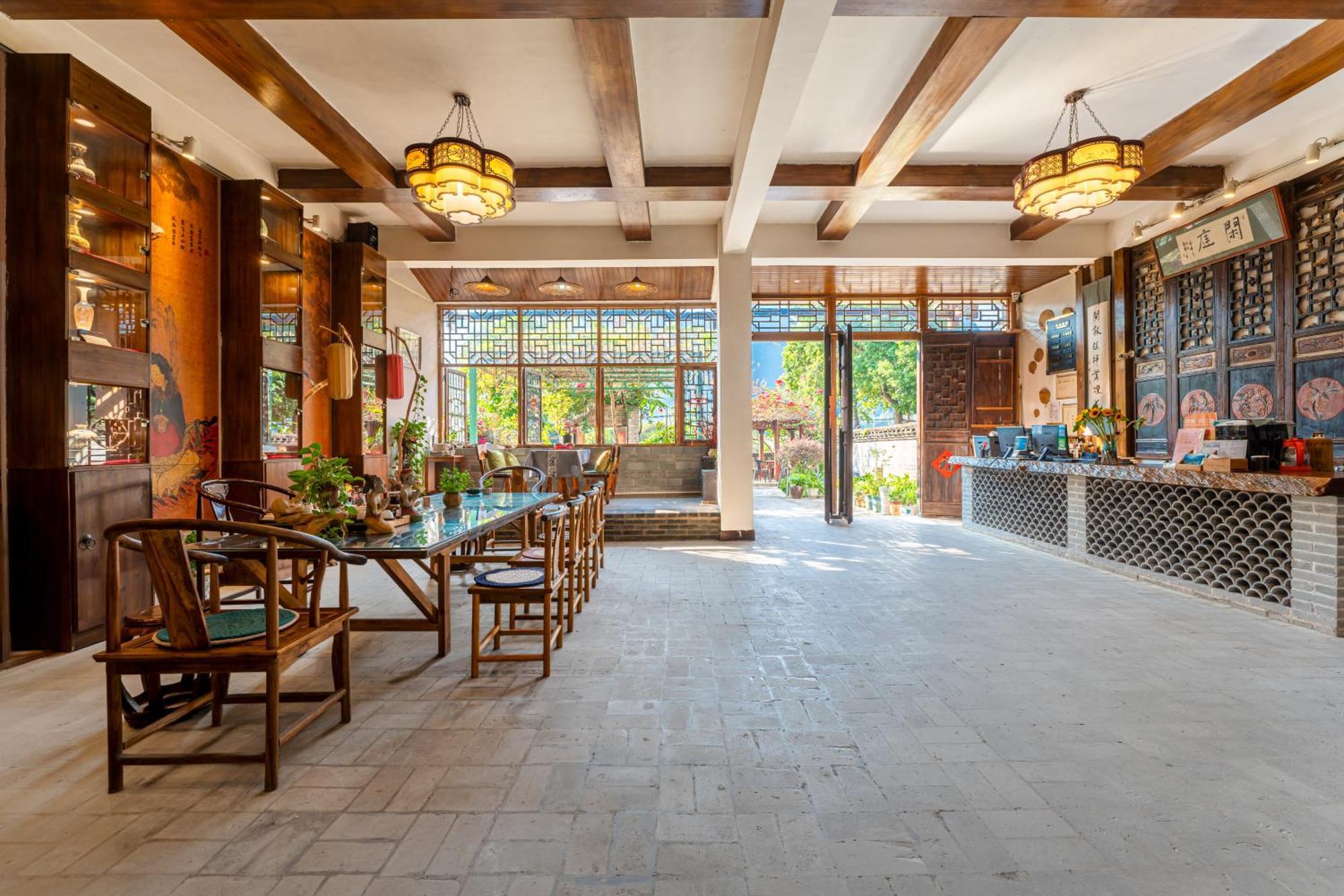 Leisure Courtyard Hotel Yangshuo-Free Shuttle Bus To Yangshuo Station Stay 2 Nights One Way Экстерьер фото