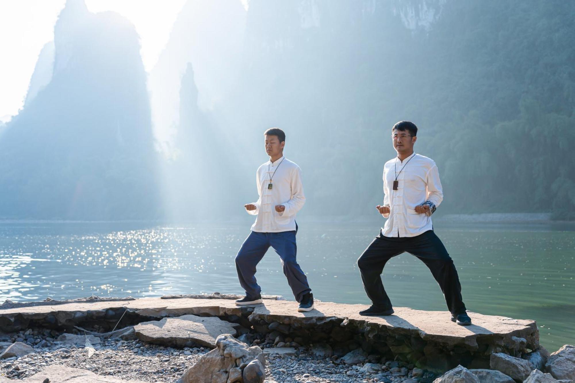 Leisure Courtyard Hotel Yangshuo-Free Shuttle Bus To Yangshuo Station Stay 2 Nights One Way Экстерьер фото